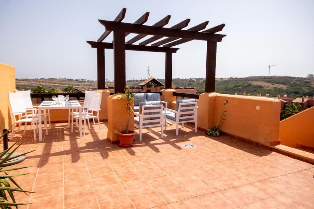 Penthouse With Roof Terrace, Bbq, Pool- And Sea Views Lejlighed Buenas Noches Eksteriør billede