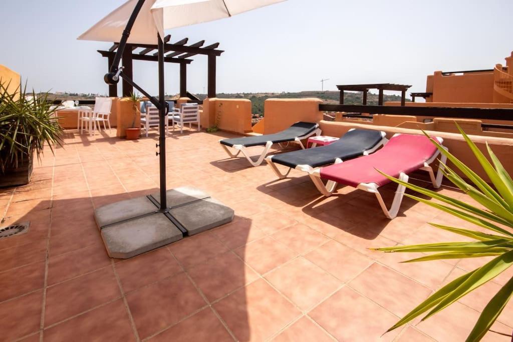 Penthouse With Roof Terrace, Bbq, Pool- And Sea Views Lejlighed Buenas Noches Eksteriør billede